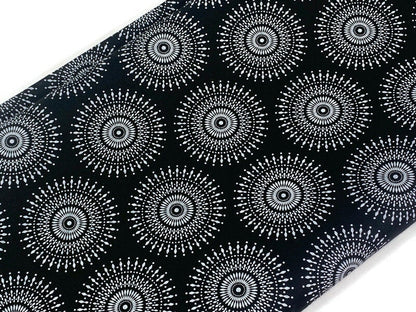 South African Shweshwe Fabric by the YARD. DaGama 3 Cats Black & White Large Radiant Daisies. 100% Cotton Fabric for Quilts, Apparel, Decor